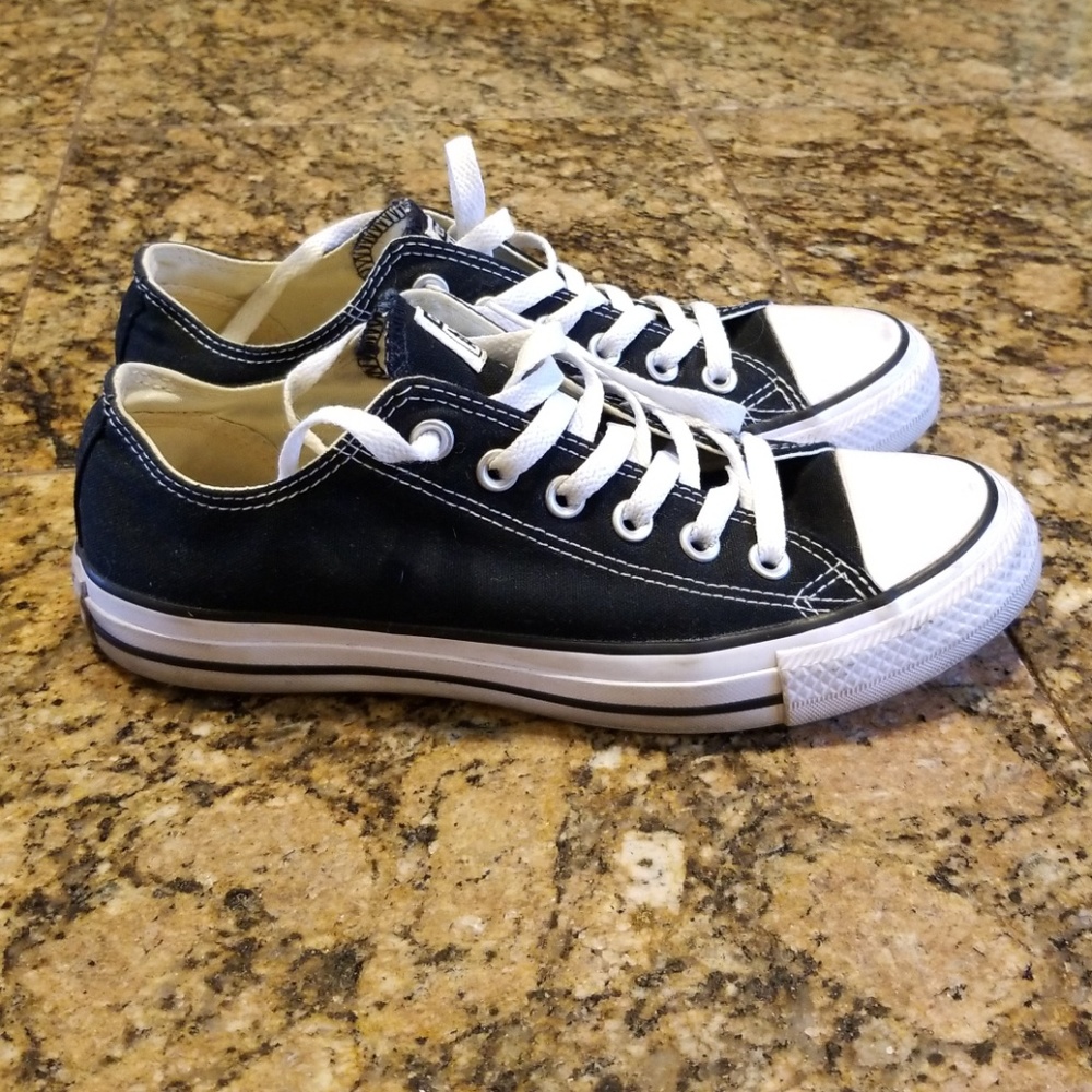Black and white converse